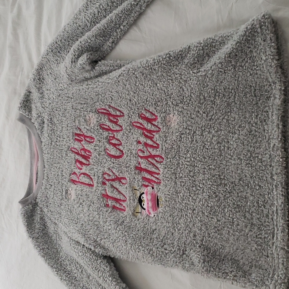 CHRISTMAS Shirt Medium Size Very fluffy material